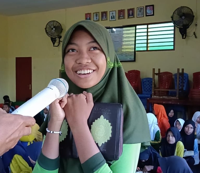 Langkah Awal Murid Kelas VII MTsN 2 Maluku Tengah Memulai Program Madrasah Tahfidz